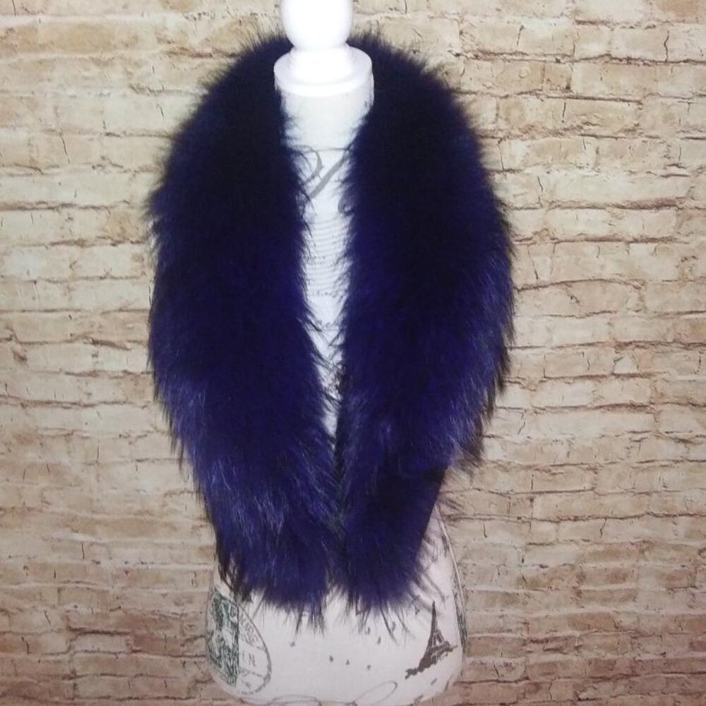 PRICED TO SELL! NEW real dyed Raccoon longer FUR Collar Scarf Scarve navy blue